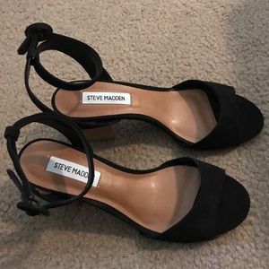 Steve Madden Size 7.5 Sandals Black Suede